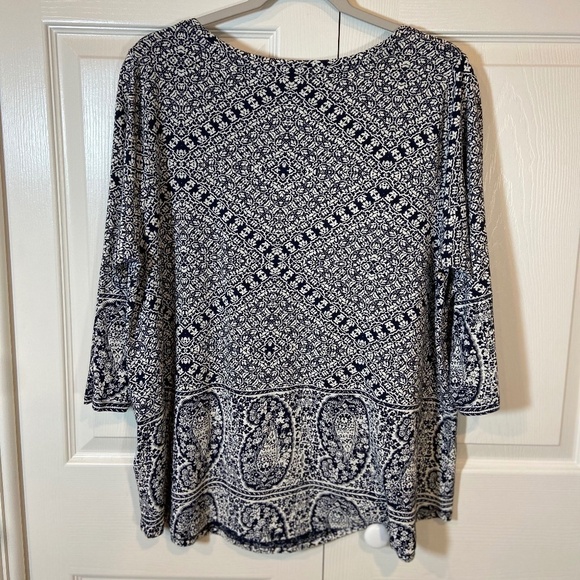 Lucky Brand Women's Floral Paisley Blue&White Pullover Border Print, Size 1X - Picture 8 of 10